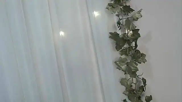 Snapshot of angelainparis28 chatting on November 2025 06:30:01 AM angelainparis28 online show from November 2025 06:30:01 AM