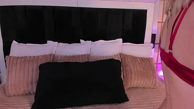 GretaVelvet online show from January 2026 08:05:01 PM