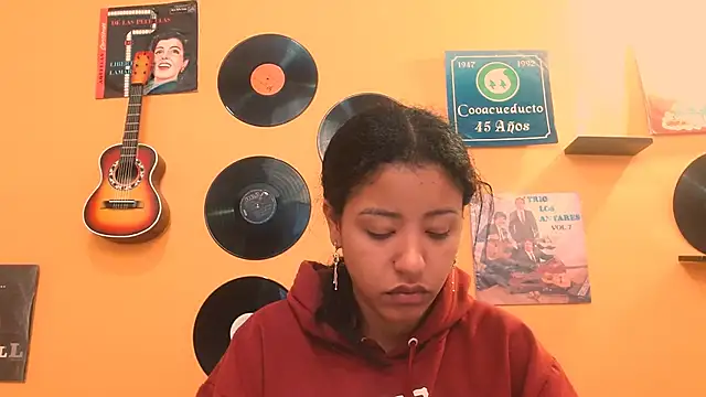 meisevil77 online show from November 2025 03:22:01 AM