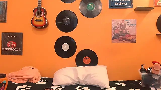 meisevil77 online show from November 2025 01:42:01 AM