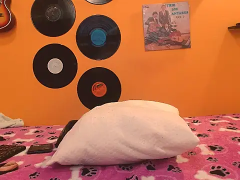 meisevil77 online show from October 2025 02:10:02 AM