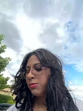 Snapshot of lynn9000 chatting on December 2025 08:30:02 PM lynn9000 online show from December 2025 08:30:02 PM