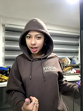 Snapshot of lynn9000 chatting on November 2025 03:16:01 AM lynn9000 online show from November 2025 03:16:01 AM