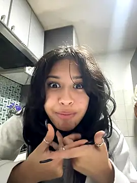 Snapshot of lynn9000 chatting on November 2025 07:07:01 AM lynn9000 online show from November 2025 07:07:01 AM