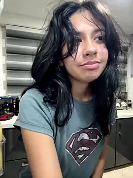 Snapshot of lynn9000 chatting on November 2025 05:33:02 AM lynn9000 online show from November 2025 05:33:02 AM