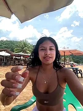 Snapshot of lynn9000 chatting on September 2025 04:43:02 PM lynn9000 online show from September 2025 04:43:02 PM