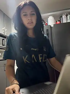 Snapshot of lynn9000 chatting on November 2025 04:28:01 AM lynn9000 online show from November 2025 04:28:01 AM