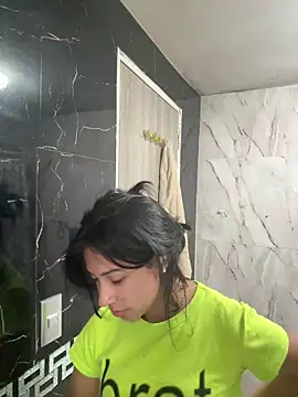 Snapshot of lynn9000 chatting on September 2025 05:46:01 AM lynn9000 online show from September 2025 05:46:01 AM