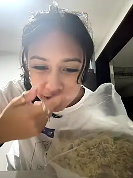 Snapshot of lynn9000 chatting on November 2025 07:47:02 AM lynn9000 online show from November 2025 07:47:02 AM