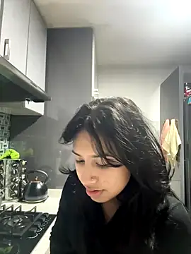 Snapshot of lynn9000 chatting on October 2025 05:06:01 AM lynn9000 online show from October 2025 05:06:01 AM