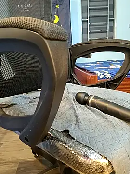 Snapshot of Bee_sweet chatting on December 2025 10:43:01 AM Bee sweet online show from December 2025 10:43:01 AM