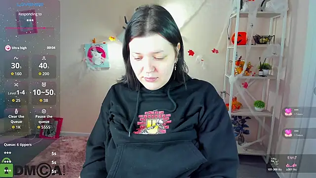 Michele Greenn online show from November 2025 01:12:01 AM