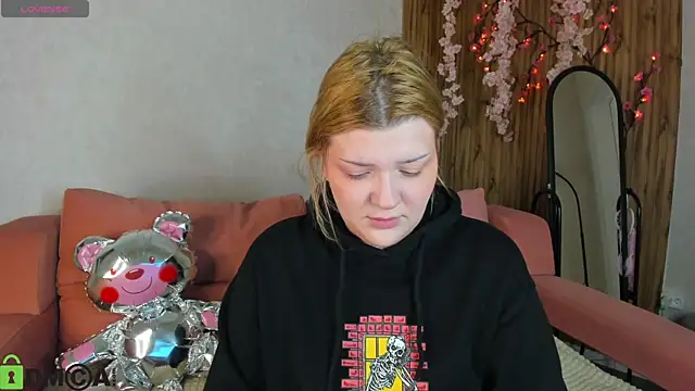 Michele Greenn online show from March 2026 01:14:01 AM