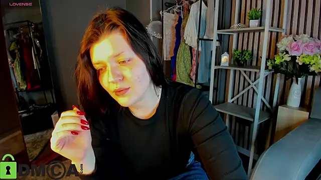 Michele Greenn online show from December 2025 01:00:01 AM