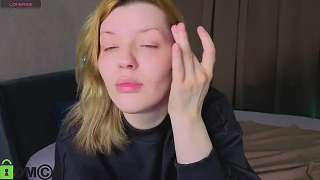 Michele Greenn online show from April 2026 01:11:02 AM