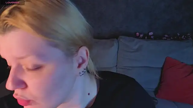 Michele Greenn online show from May 2026 01:06:02 AM