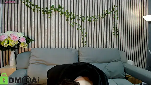 Michele Greenn online show from November 2025 01:11:02 AM