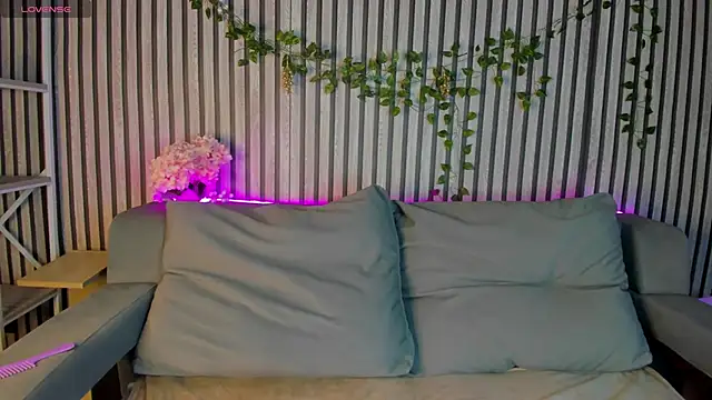 Michele Greenn online show from February 2026 01:04:02 AM