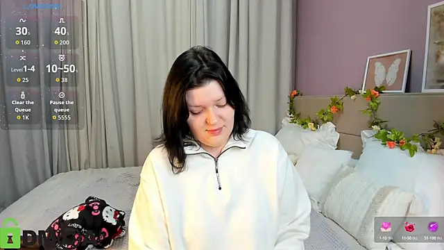 Snapshot of Michele_Greenn chatting on September 2025 12:05:01 AM Michele Greenn online show from September 2025 12:05:01 AM