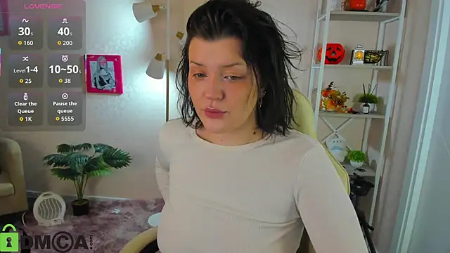 Michele Greenn online show from November 2025 05:01:02 PM