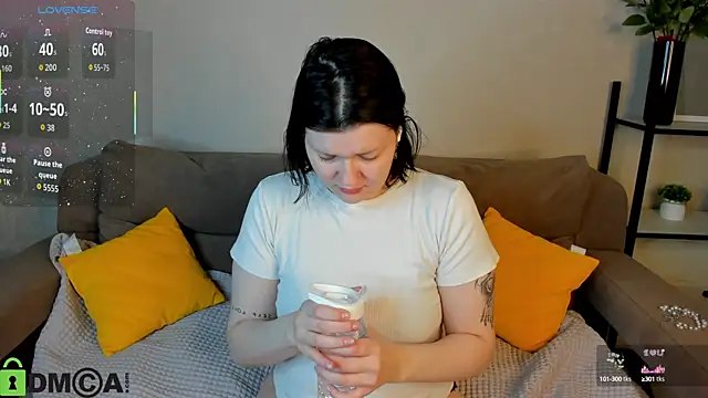 Snapshot of Michele_Greenn chatting on October 2025 01:25:01 AM Michele Greenn online show from October 2025 01:25:01 AM
