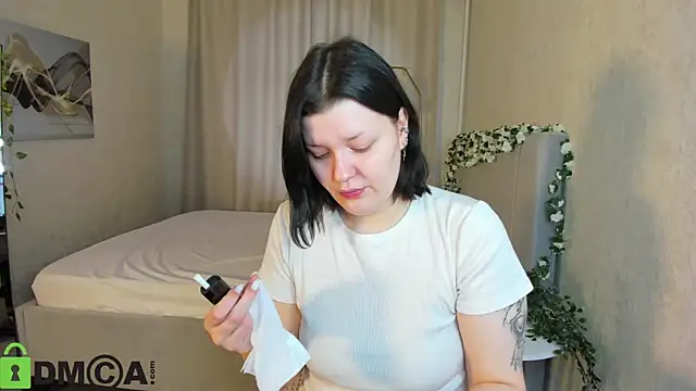 Michele Greenn online show from November 2025 03:32:02 AM