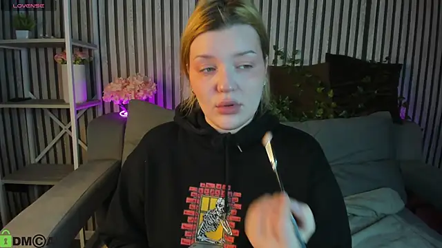 Michele Greenn online show from April 2026 01:10:01 AM