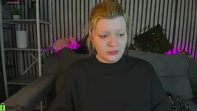 Michele Greenn online show from May 2026 01:04:01 AM