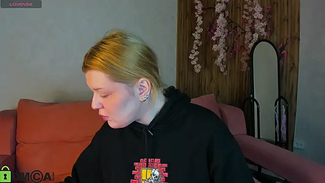 Michele Greenn online show from March 2026 01:06:01 AM