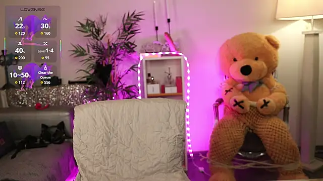 Snapshot of NovaHollisx chatting on February 2026 04:51:02 AM NovaHollisx online show from February 2026 04:51:02 AM