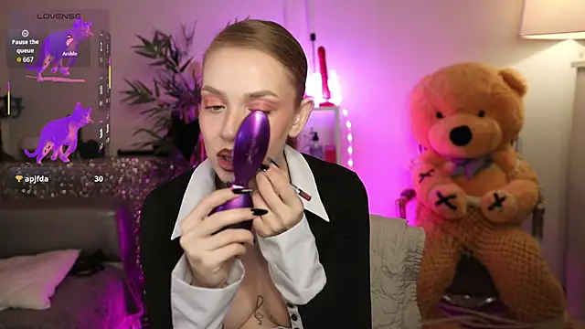 Snapshot of NovaHollisx chatting on February 2026 05:04:02 AM NovaHollisx online show from February 2026 05:04:02 AM