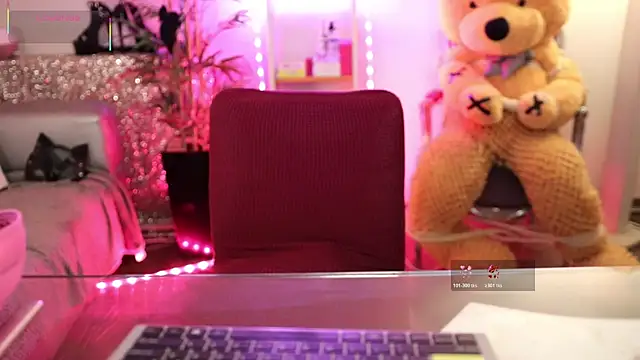 NovaHollisx online show from April 2026 02:40:02 AM