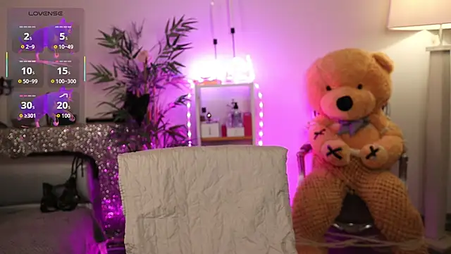 Snapshot of NovaHollisx chatting on February 2026 04:41:02 AM NovaHollisx online show from February 2026 04:41:02 AM