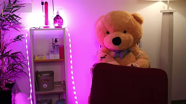 NovaHollisx online show from April 2026 03:52:01 AM