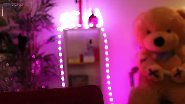 NovaHollisx online show from April 2026 04:41:02 AM