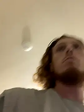 Snapshot of BIGxRED chatting on September 2025 06:25:01 AM BIGxRED online show from September 2025 06:25:01 AM