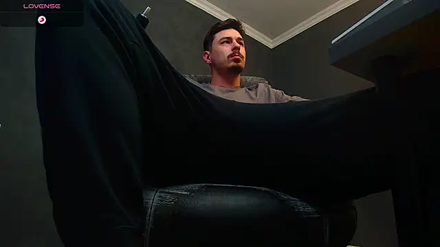 EnzoRace online show from October 2025 04:55:02 AM