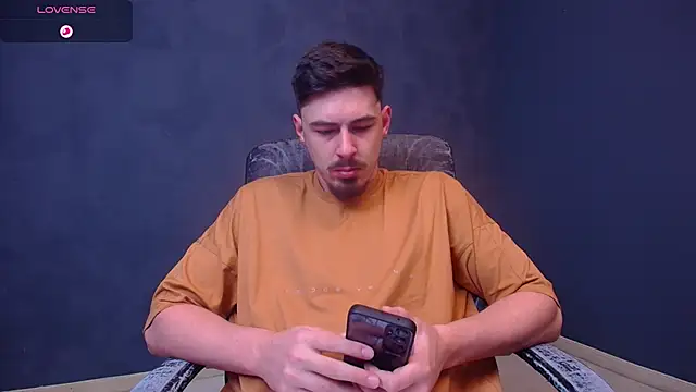 EnzoRace online show from November 2025 05:51:02 AM