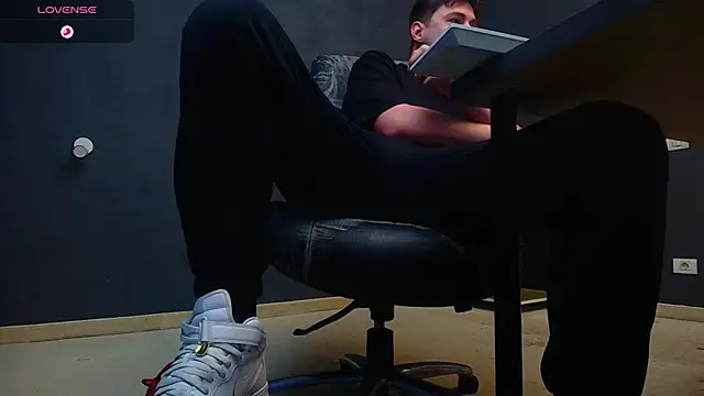 EnzoRace online show from November 2025 06:40:01 AM