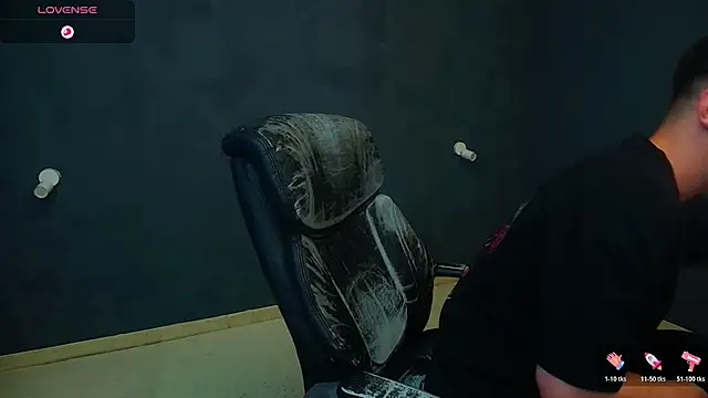 EnzoRace online show from November 2025 05:33:01 AM