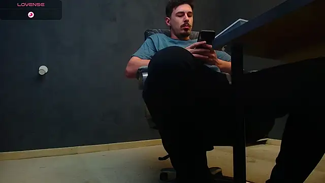 EnzoRace online show from October 2025 05:50:02 AM