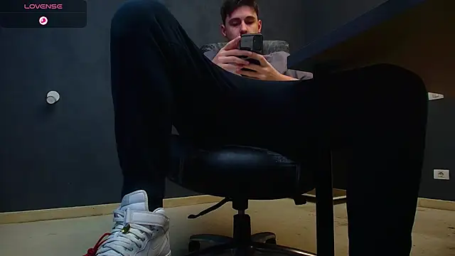 EnzoRace online show from October 2025 06:23:01 AM