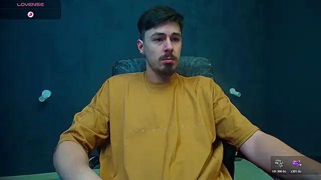 EnzoRace online show from November 2025 05:33:02 AM