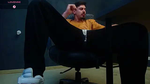 EnzoRace online show from November 2025 07:23:02 AM