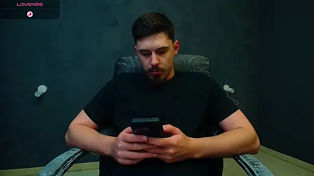 EnzoRace online show from November 2025 05:51:02 AM