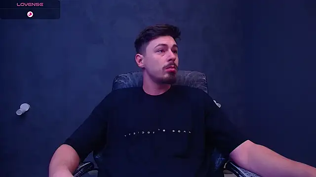 EnzoRace online show from November 2025 05:39:01 AM