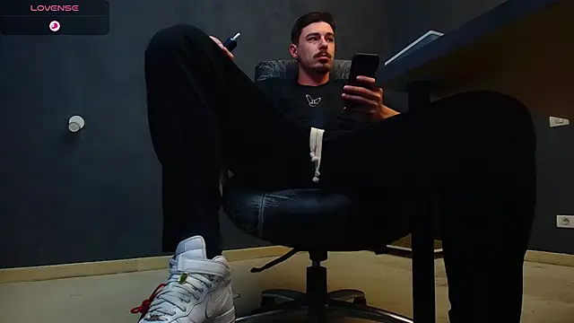 EnzoRace online show from October 2025 05:52:02 AM