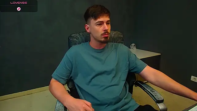 EnzoRace online show from November 2025 05:44:01 AM