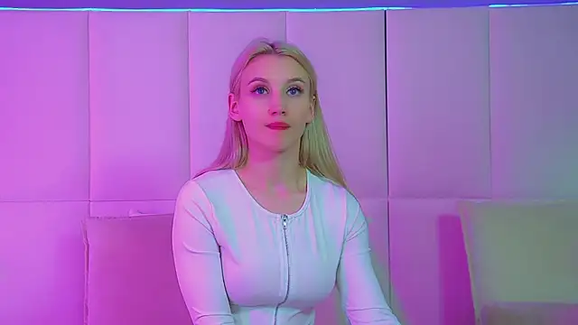 StacyEvances online show from September 2025 07:04:02 AM