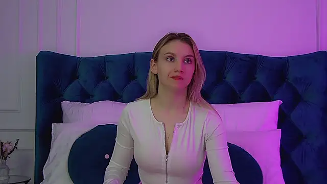 StacyEvances online show from February 2026 06:08:02 PM